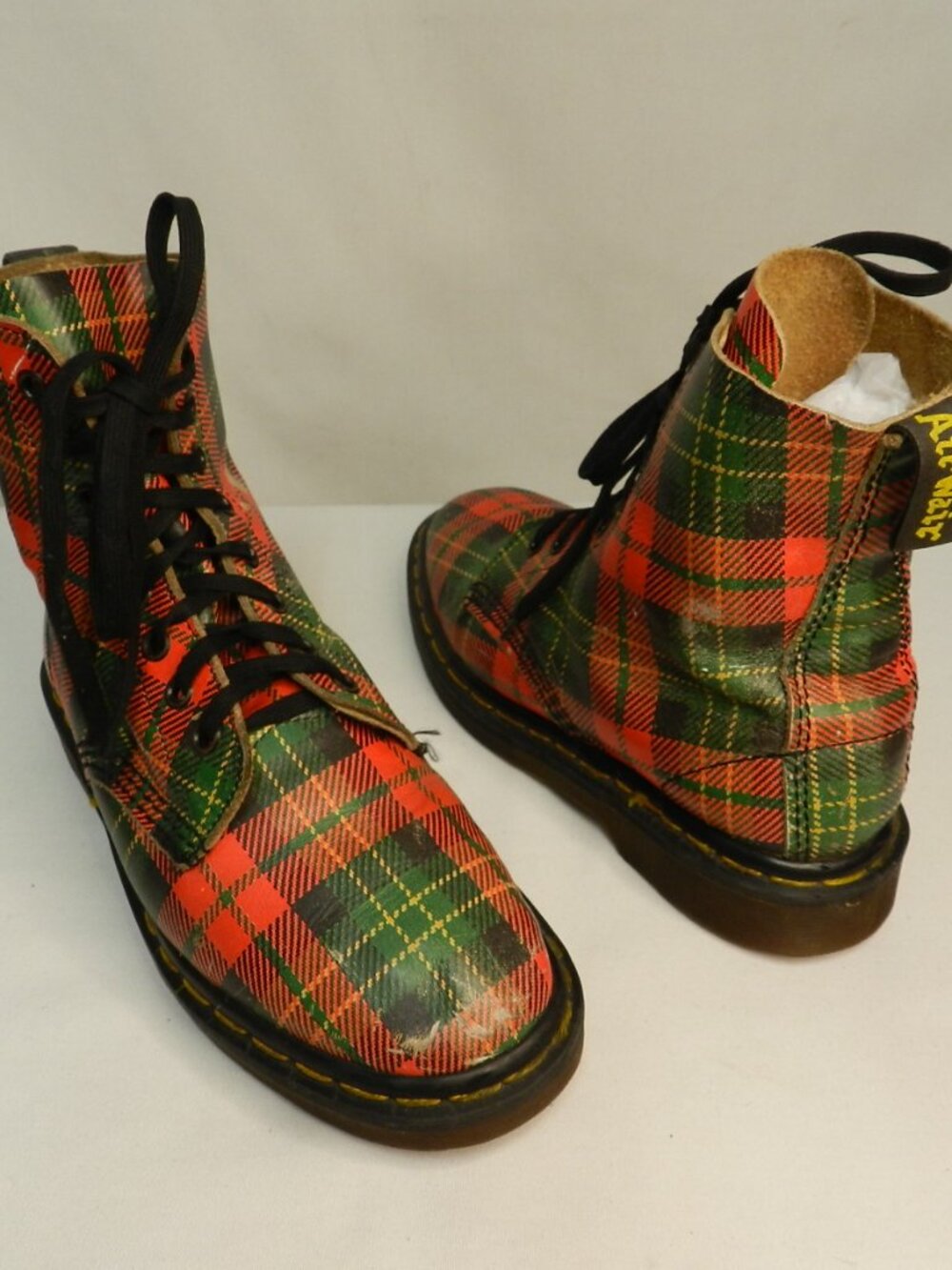Doc Dr. Marten Vintage Tartan Christmas Leather combat boots England plaid Sz 6